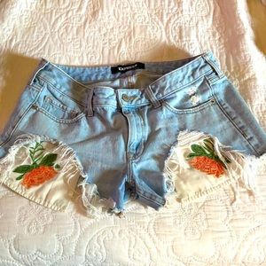 Express size 8 denim light wash shorts